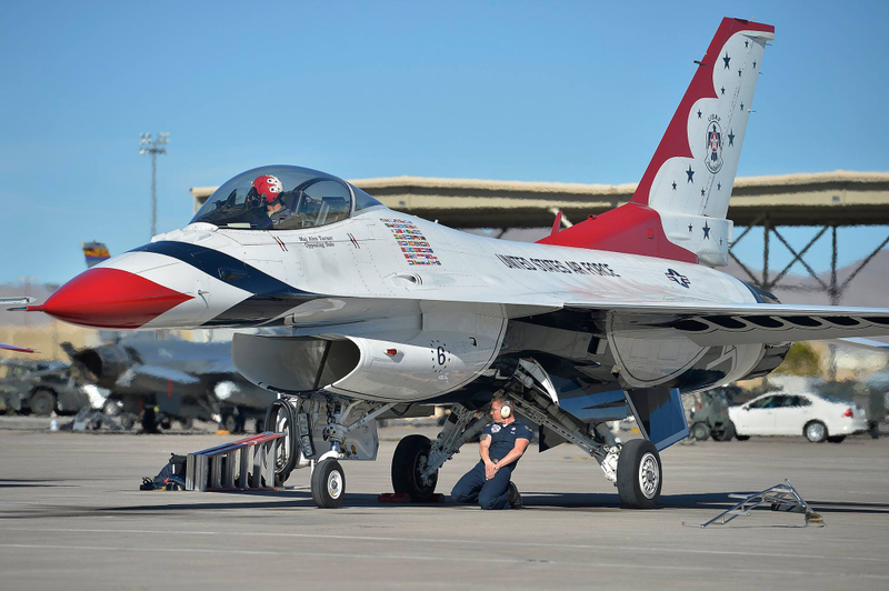 Illustration for article titled Thunderbirds Are Go! Check Out These Sweet Shots Of The Team Readying For The '16 Season